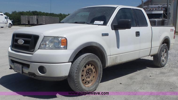 image for item K7746 2006 Ford F150 SuperCab pickup truck