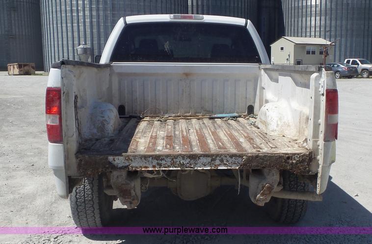 image for item K7746 2006 Ford F150 SuperCab pickup truck