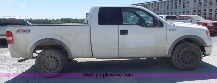 image for item K7746 2006 Ford F150 SuperCab pickup truck