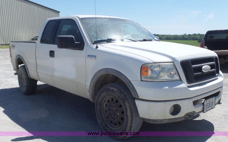 image for item K7746 2006 Ford F150 SuperCab pickup truck