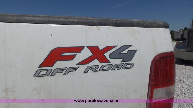 image for item K7746 2006 Ford F150 SuperCab pickup truck