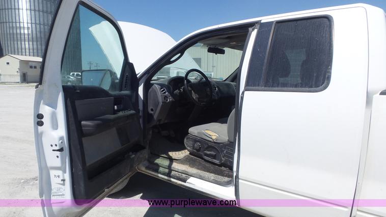 image for item K7746 2006 Ford F150 SuperCab pickup truck