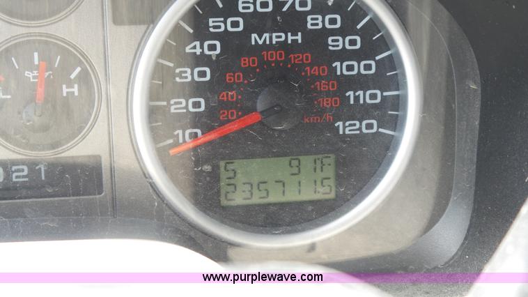 image for item K7746 2006 Ford F150 SuperCab pickup truck