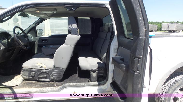 image for item K7746 2006 Ford F150 SuperCab pickup truck