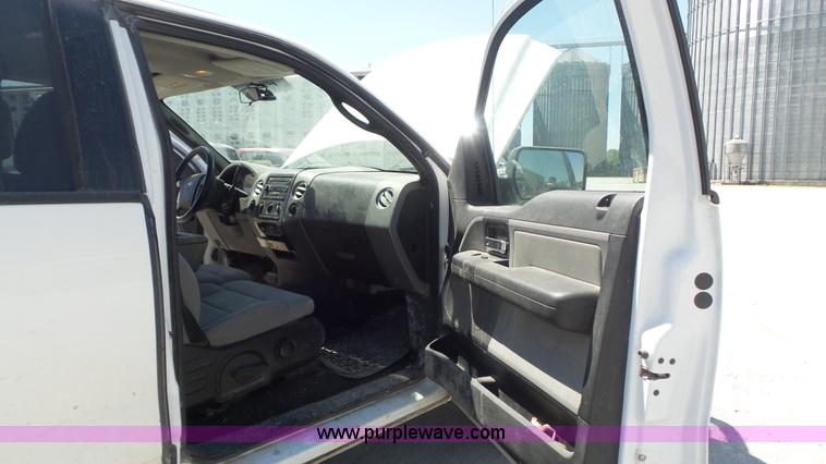 image for item K7746 2006 Ford F150 SuperCab pickup truck