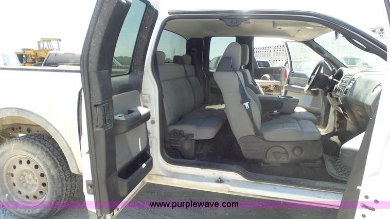 image for item K7746 2006 Ford F150 SuperCab pickup truck