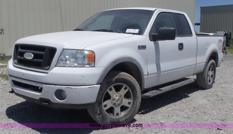 image for item K7747 2006 Ford F150 SuperCab pickup truck