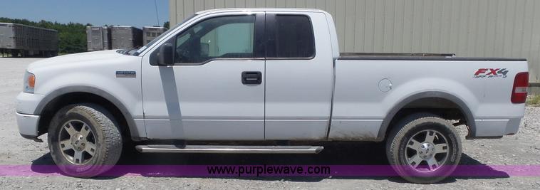 image for item K7747 2006 Ford F150 SuperCab pickup truck