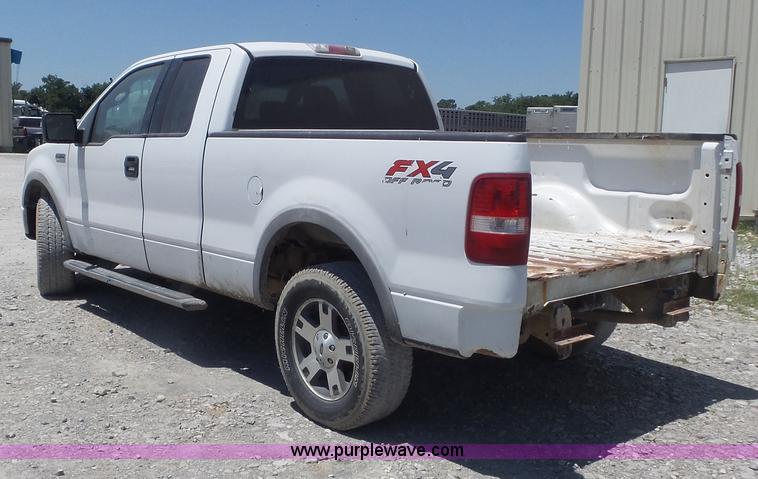 image for item K7747 2006 Ford F150 SuperCab pickup truck