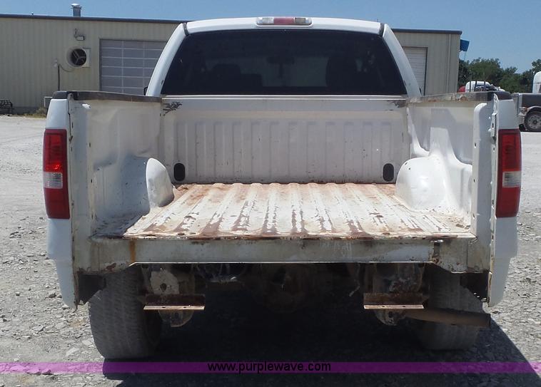 image for item K7747 2006 Ford F150 SuperCab pickup truck