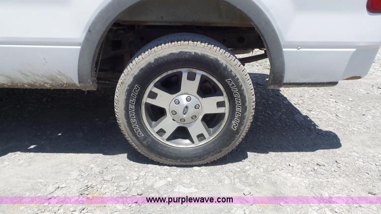 image for item K7747 2006 Ford F150 SuperCab pickup truck