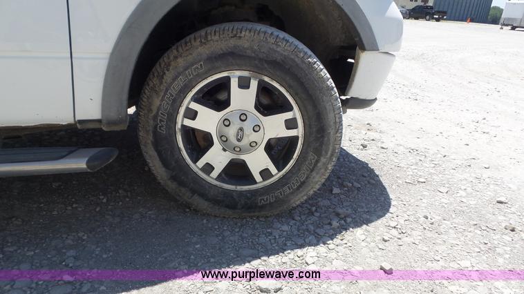 image for item K7747 2006 Ford F150 SuperCab pickup truck