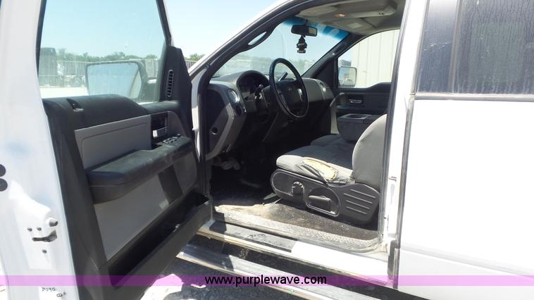 image for item K7747 2006 Ford F150 SuperCab pickup truck