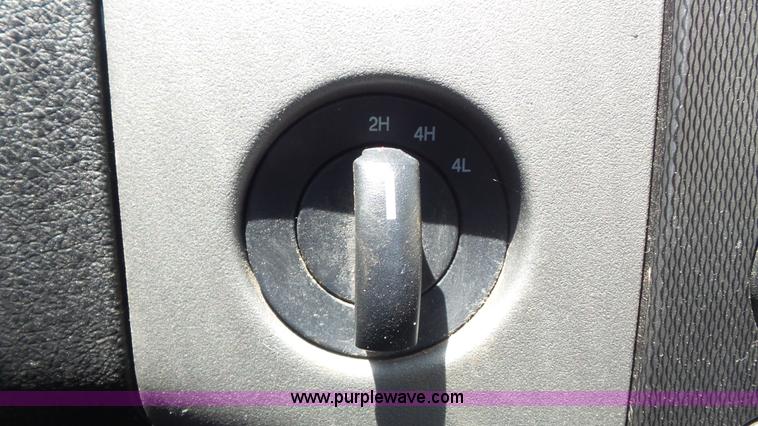 image for item K7747 2006 Ford F150 SuperCab pickup truck