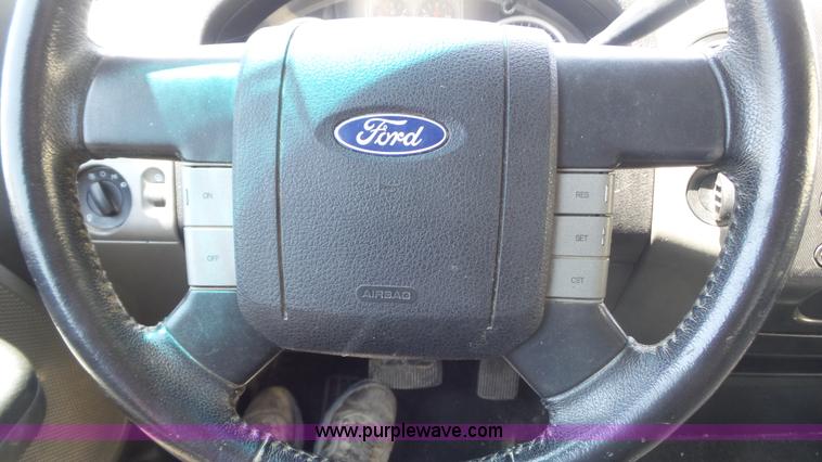 image for item K7747 2006 Ford F150 SuperCab pickup truck