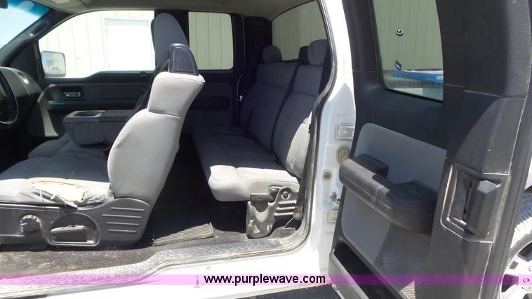 image for item K7747 2006 Ford F150 SuperCab pickup truck