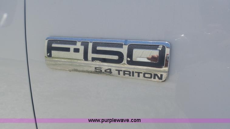 image for item K7747 2006 Ford F150 SuperCab pickup truck