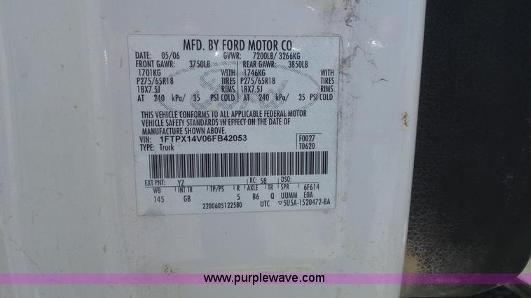 image for item K7747 2006 Ford F150 SuperCab pickup truck