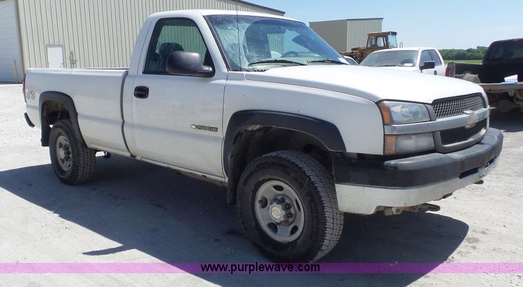 image for item K7748 2003 Chevrolet Silverado 2500 HD pickup truck