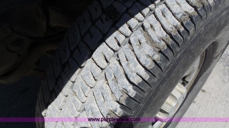 image for item K7748 2003 Chevrolet Silverado 2500 HD pickup truck