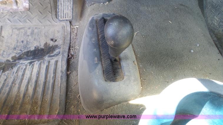 image for item K7748 2003 Chevrolet Silverado 2500 HD pickup truck