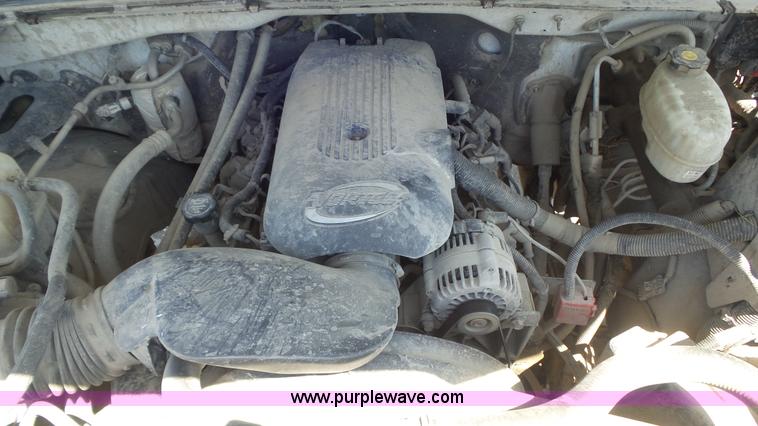 image for item K7748 2003 Chevrolet Silverado 2500 HD pickup truck