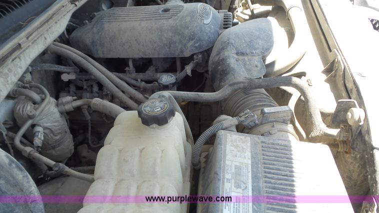 image for item K7748 2003 Chevrolet Silverado 2500 HD pickup truck