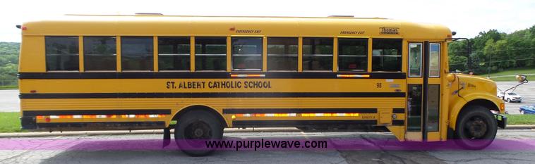 image for item K8313 1998 International 3800 school bus