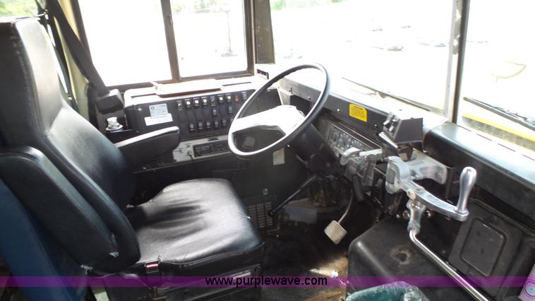 image for item K8313 1998 International 3800 school bus