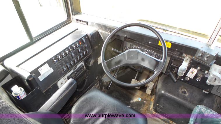 image for item K8313 1998 International 3800 school bus