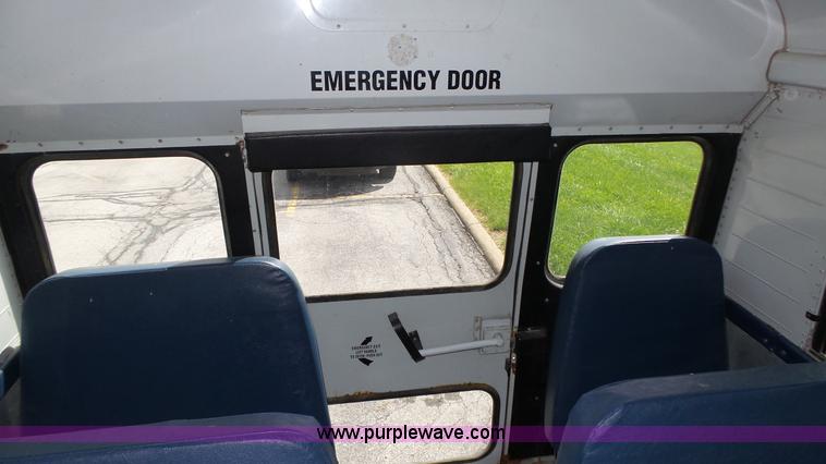 image for item K8313 1998 International 3800 school bus