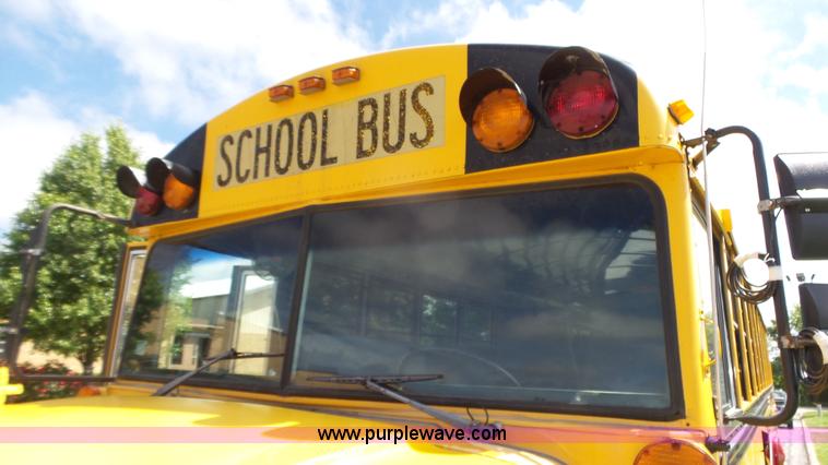 image for item K8313 1998 International 3800 school bus