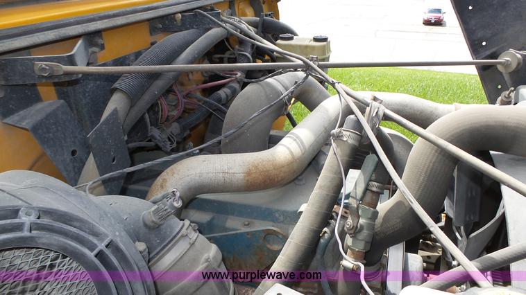 image for item K8313 1998 International 3800 school bus