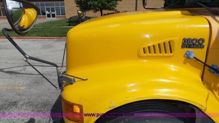 image for item K8313 1998 International 3800 school bus