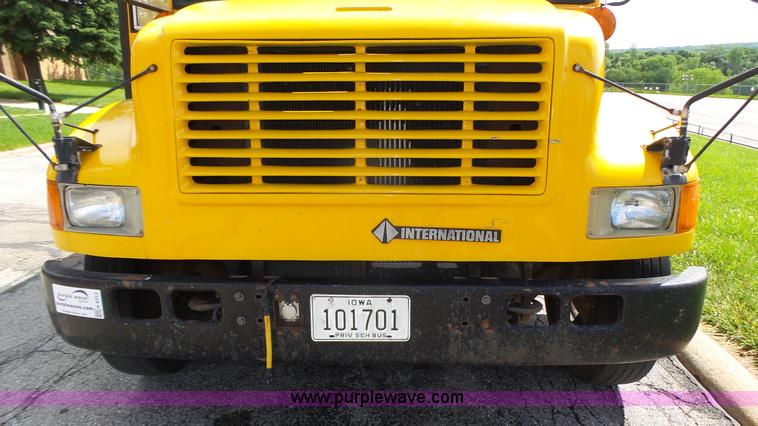 image for item K8313 1998 International 3800 school bus