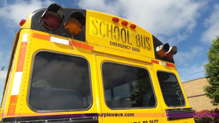 image for item K8313 1998 International 3800 school bus