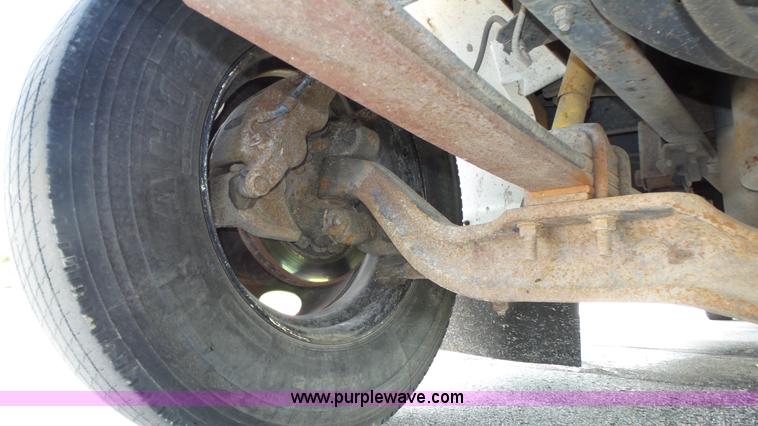 image for item K8313 1998 International 3800 school bus