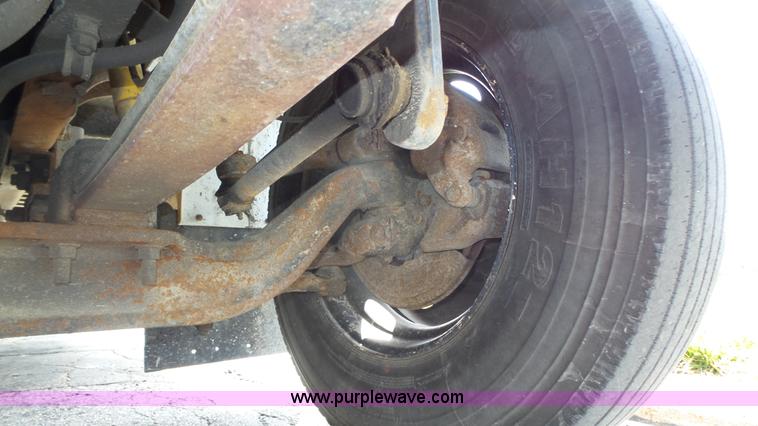 image for item K8313 1998 International 3800 school bus