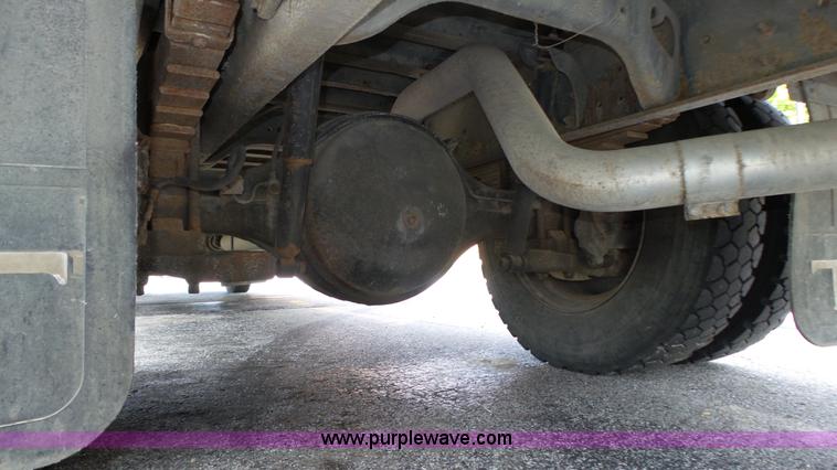 image for item K8313 1998 International 3800 school bus