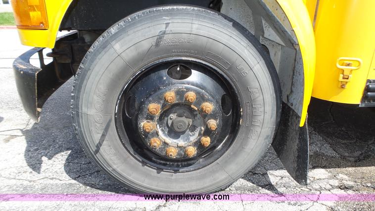 image for item K8313 1998 International 3800 school bus