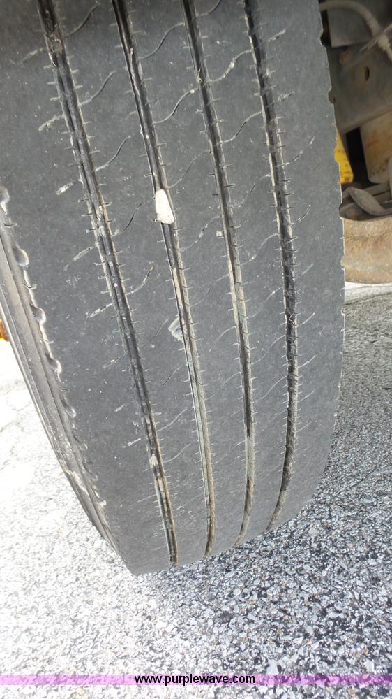 image for item K8313 1998 International 3800 school bus