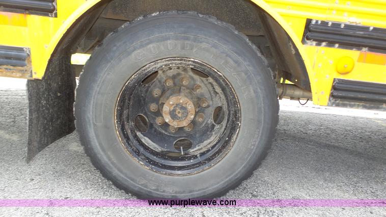 image for item K8313 1998 International 3800 school bus