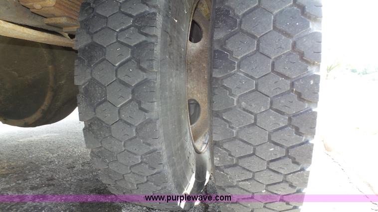 image for item K8313 1998 International 3800 school bus