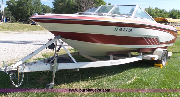image for item K8323 1988 Glastron SSV-199 boat