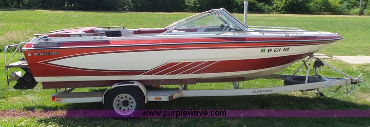 image for item K8323 1988 Glastron SSV-199 boat