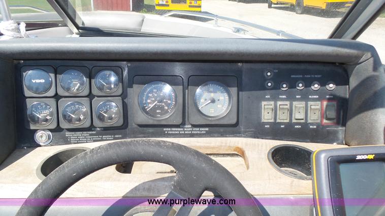 image for item K8323 1988 Glastron SSV-199 boat