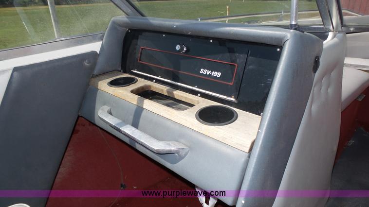 image for item K8323 1988 Glastron SSV-199 boat