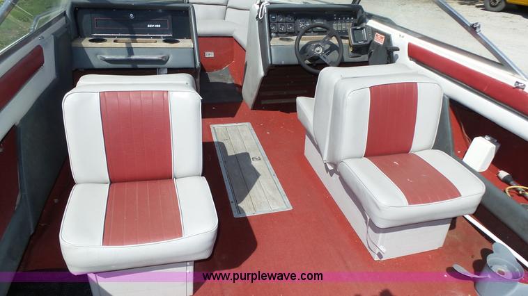 image for item K8323 1988 Glastron SSV-199 boat