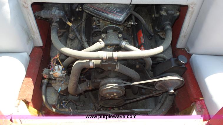 image for item K8323 1988 Glastron SSV-199 boat