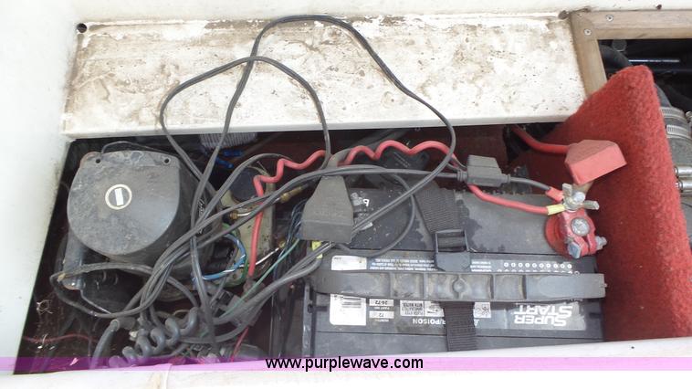 image for item K8323 1988 Glastron SSV-199 boat